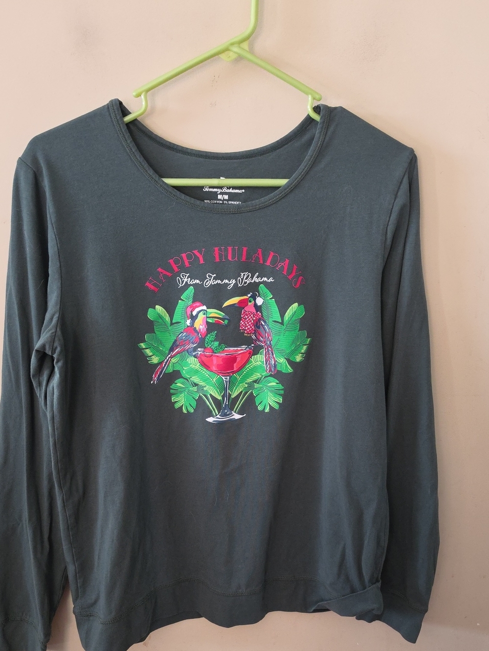 Tommy Bahama Women's Green 'Happy Huladays' Long Sleeve Graphic Top